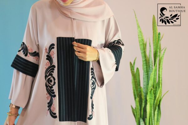 Cool Abaya with Shaila - Image 3